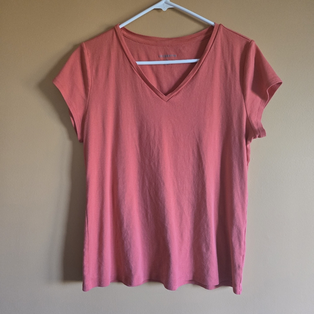 Liz Claiborne V-neck Tee PTP=18.5"